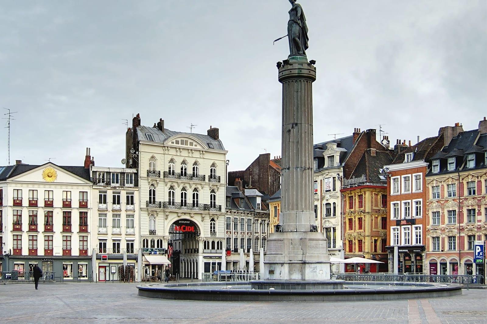 The column of the Déesse at the centre of the Grand-Place